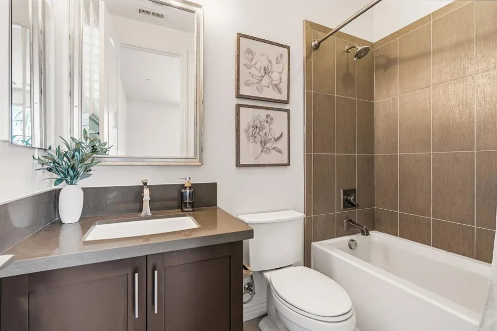 1904 Sheridan Road Encinitas, CA 92024