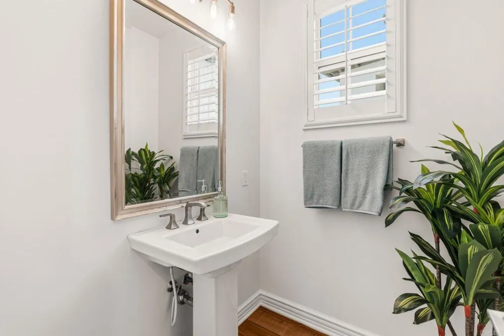1904 Sheridan Road Encinitas, CA 92024