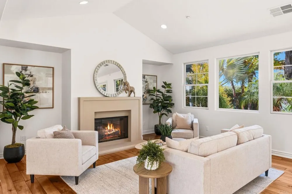 1904 Sheridan Road Encinitas, CA 92024