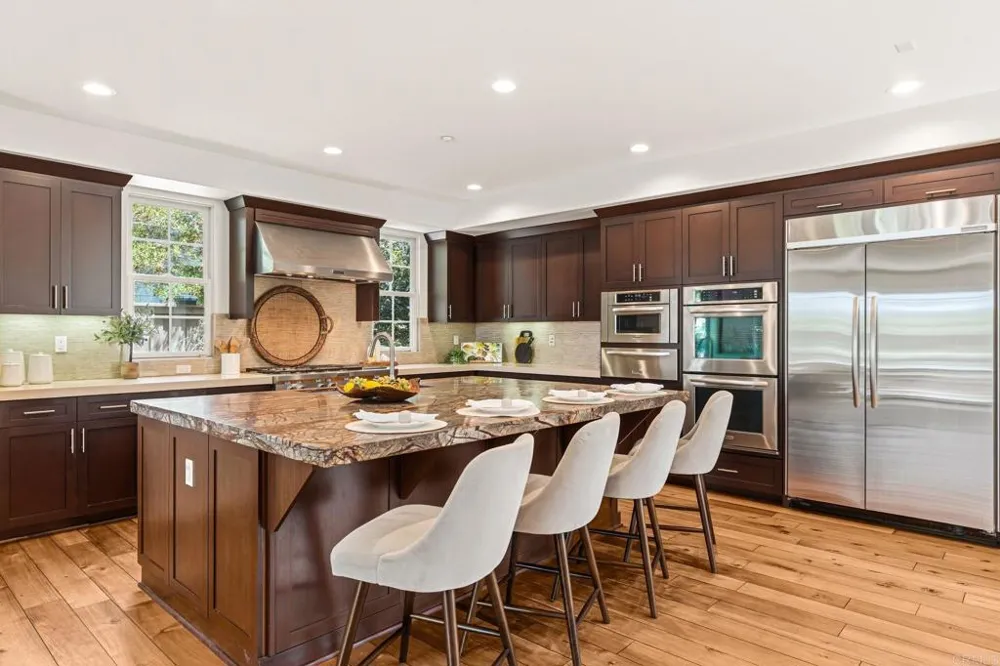 1904 Sheridan Road Encinitas, CA 92024