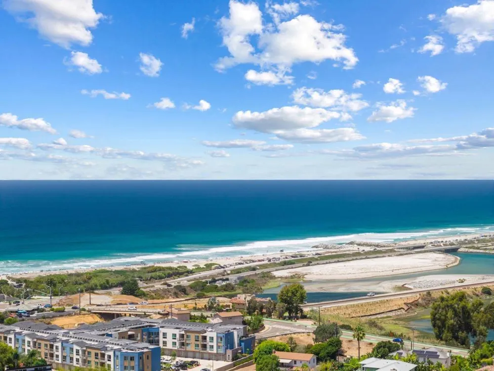 1904 Sheridan Road Encinitas, CA 92024