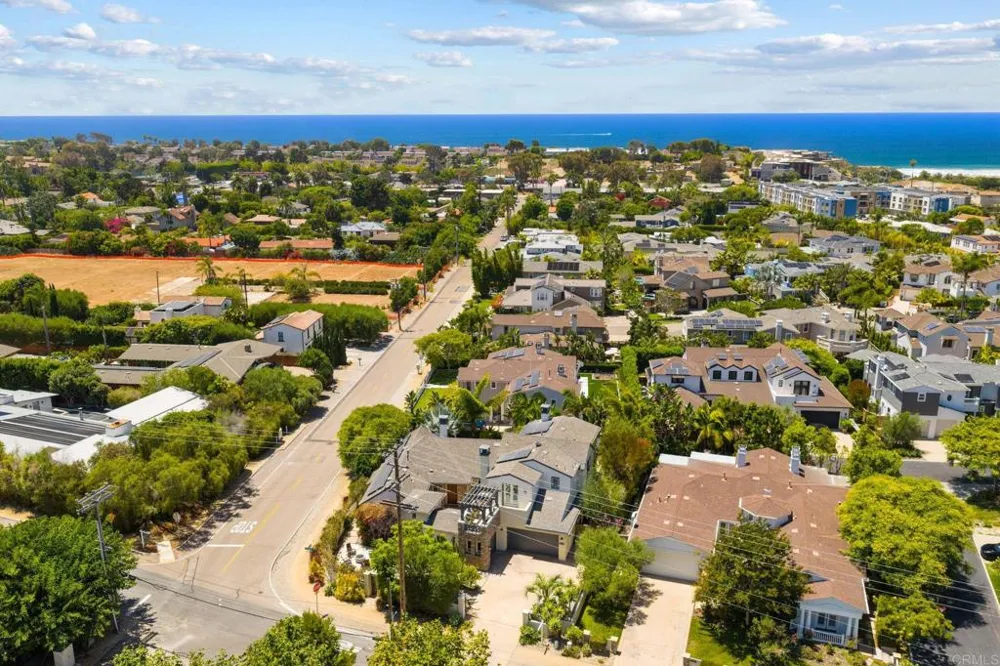 1904 Sheridan Road Encinitas, CA 92024