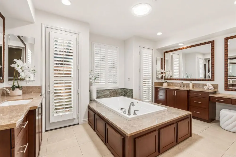 1904 Sheridan Road Encinitas, CA 92024