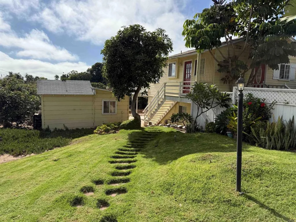534 Ocean View Avenue Encinitas, CA 92024