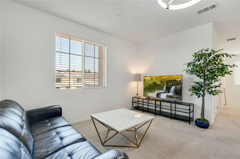 12789 Mendocino Ridge Riverside, CA 92503