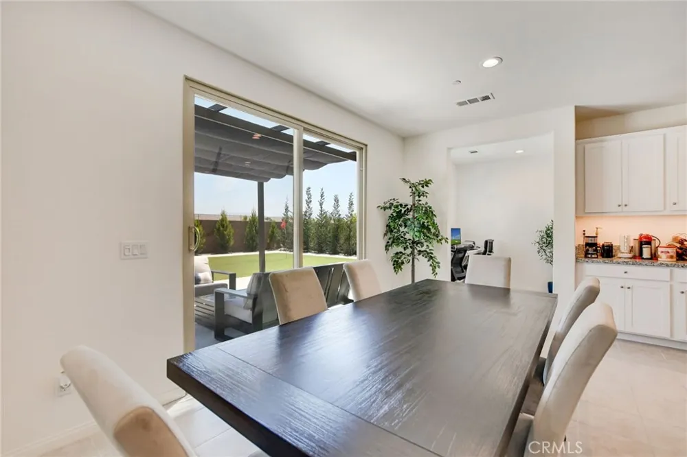 12789 Mendocino Ridge Riverside, CA 92503