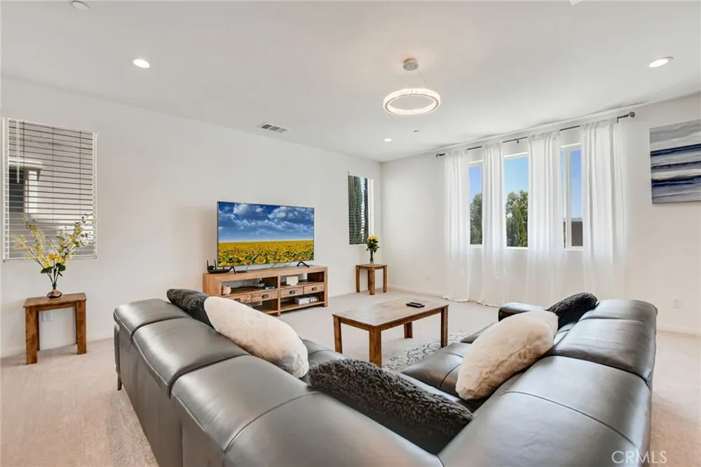 12789 Mendocino Ridge Riverside, CA 92503