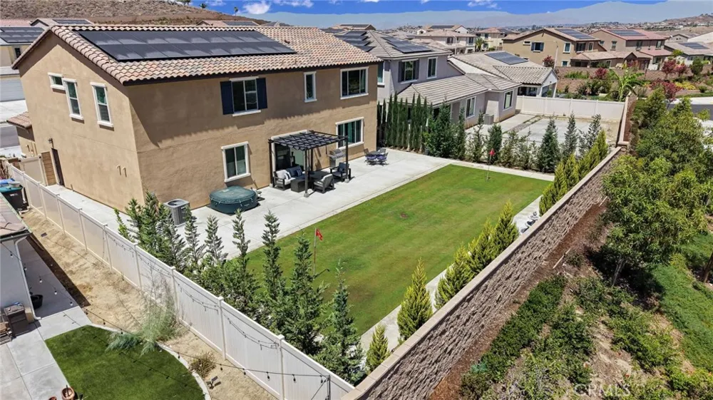 12789 Mendocino Ridge Riverside, CA 92503