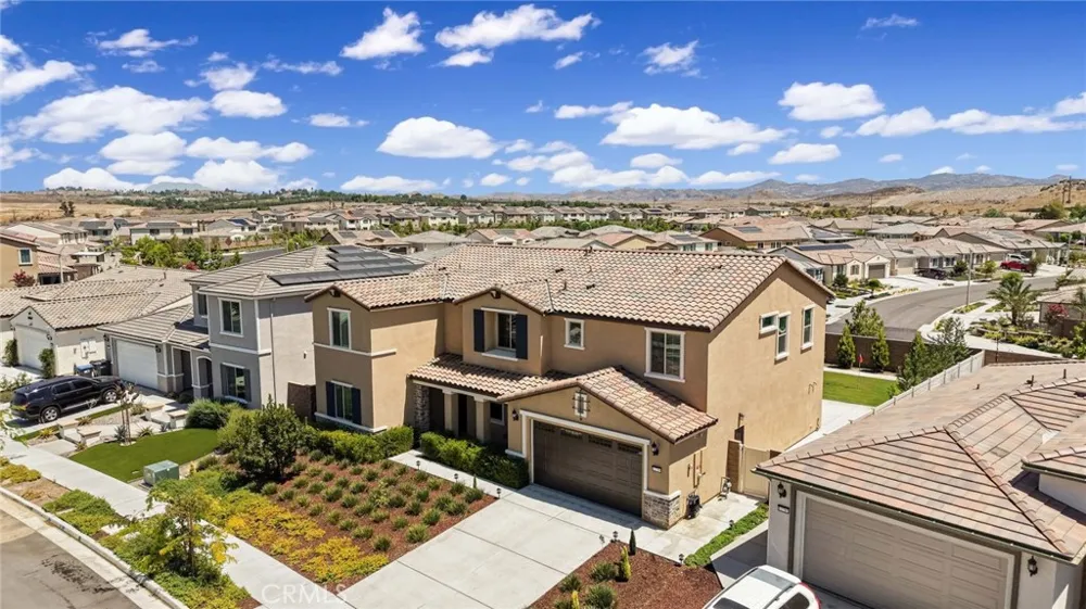 12789 Mendocino Ridge Riverside, CA 92503
