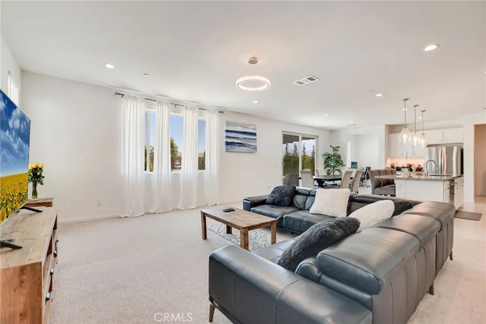 12789 Mendocino Ridge Riverside, CA 92503