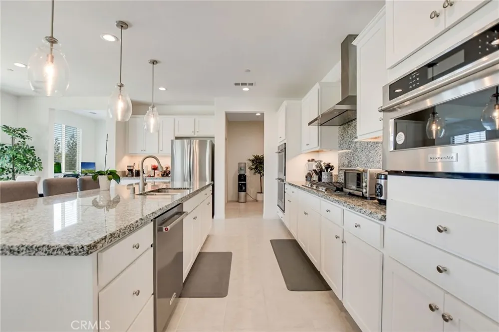 12789 Mendocino Ridge Riverside, CA 92503