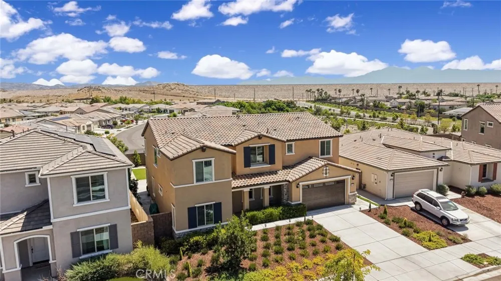 12789 Mendocino Ridge Riverside, CA 92503