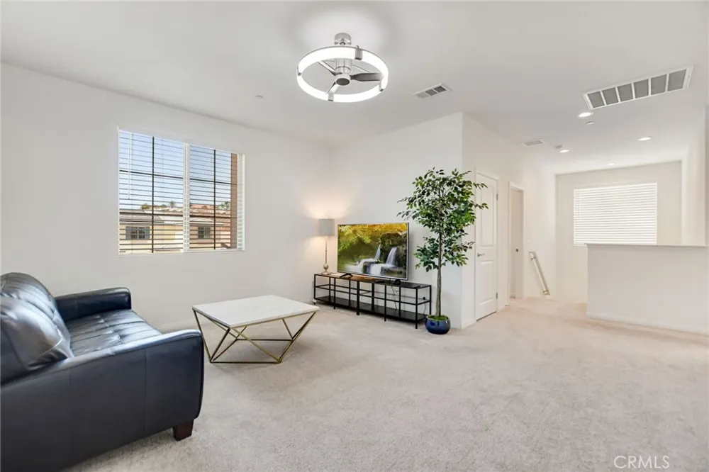 12789 Mendocino Ridge Riverside, CA 92503