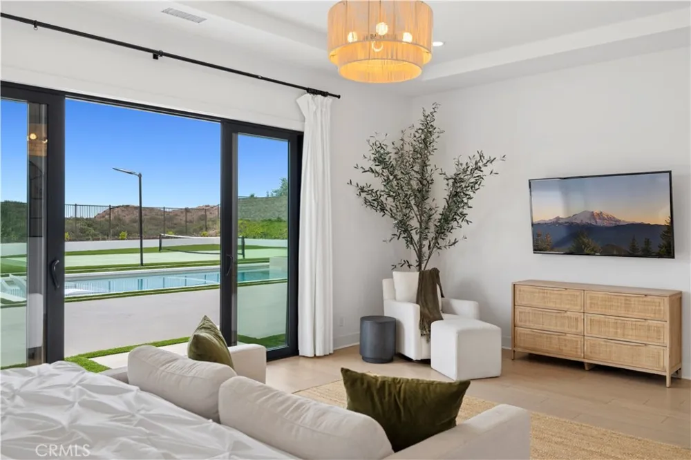 18411 Boulder Bluff Silverado, CA 92676