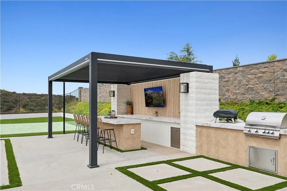 18411 Boulder Bluff Silverado, CA 92676