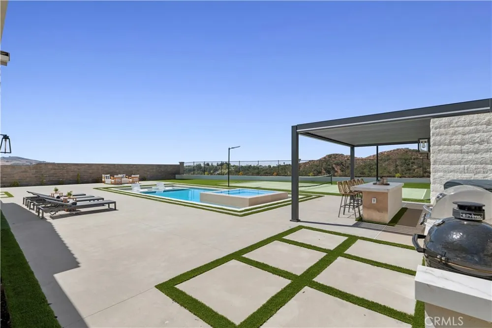 18411 Boulder Bluff Silverado, CA 92676