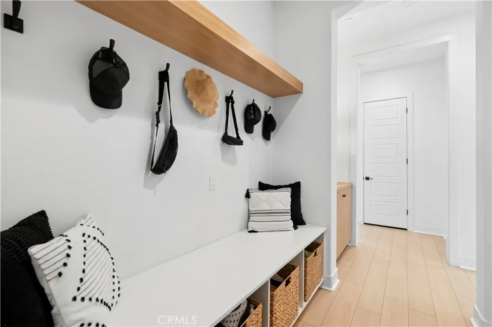 18411 Boulder Bluff Silverado, CA 92676