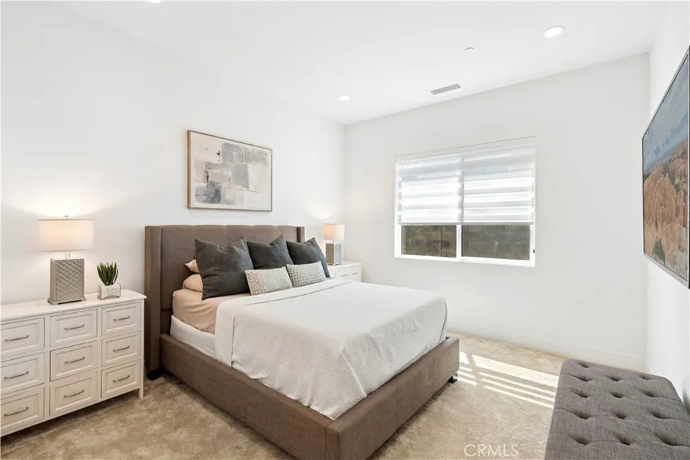 18411 Boulder Bluff Silverado, CA 92676