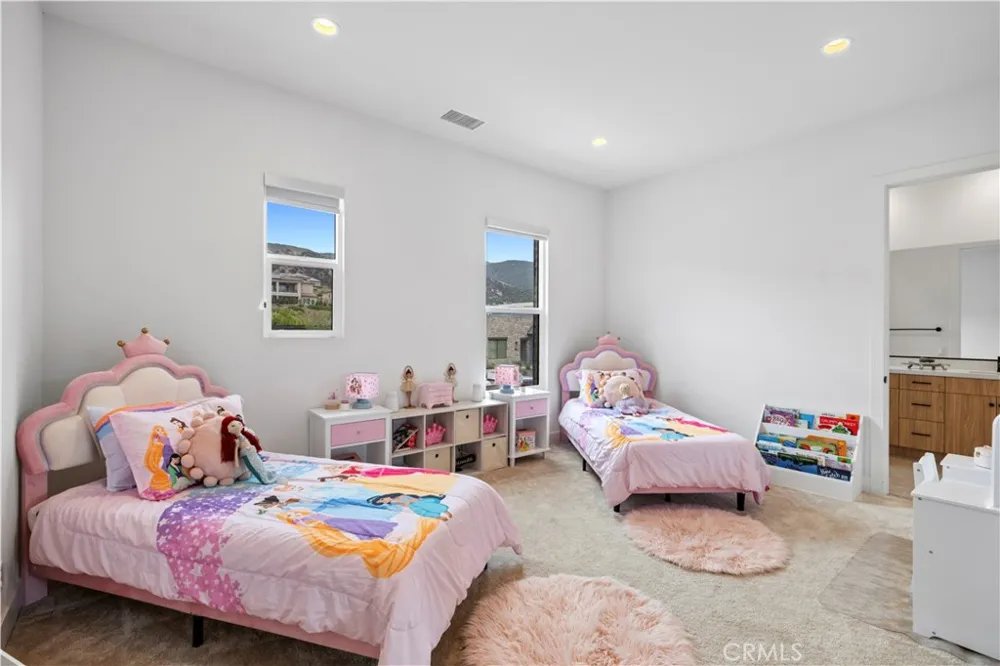 18411 Boulder Bluff Silverado, CA 92676
