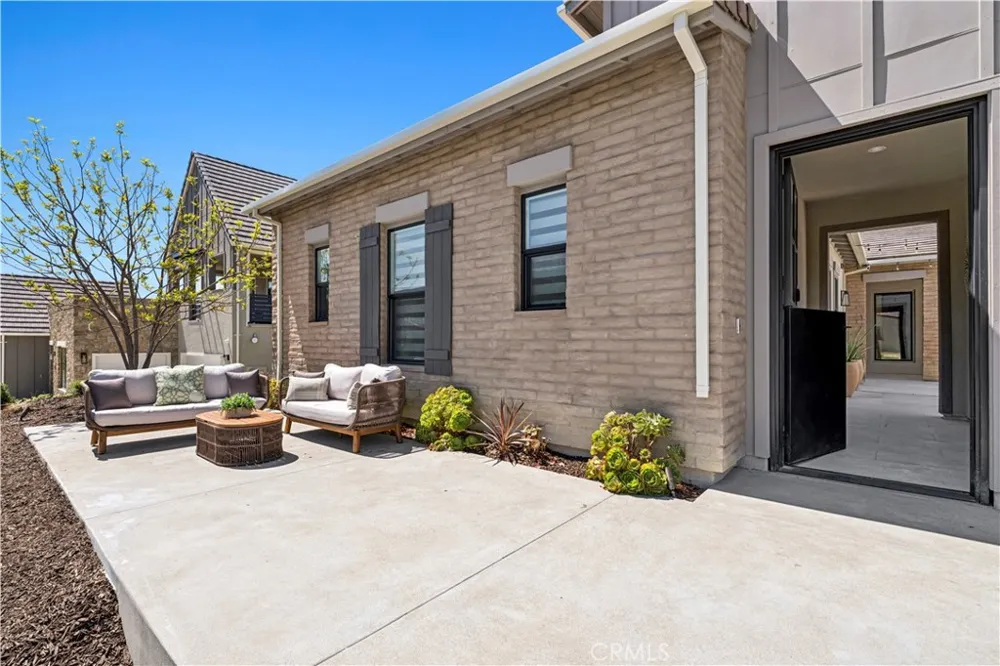 18411 Boulder Bluff Silverado, CA 92676