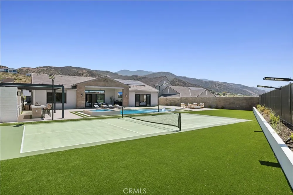 18411 Boulder Bluff Silverado, CA 92676