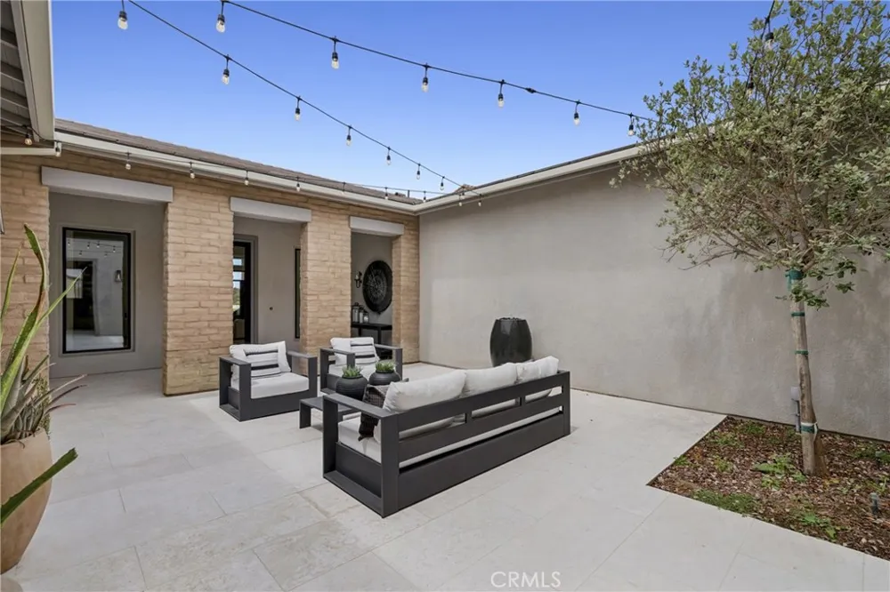 18411 Boulder Bluff Silverado, CA 92676