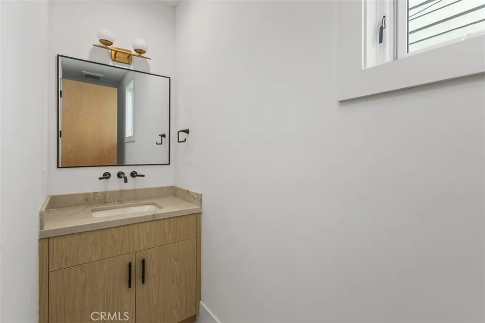 515 Jasmine Avenue Newport Beach, CA 92625