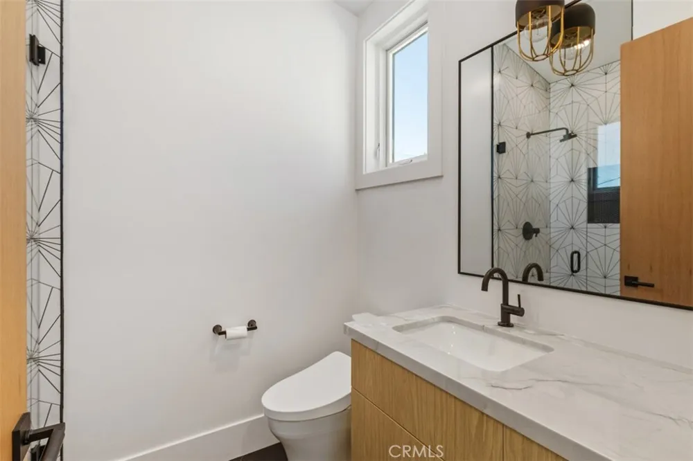 515 Jasmine Avenue Newport Beach, CA 92625