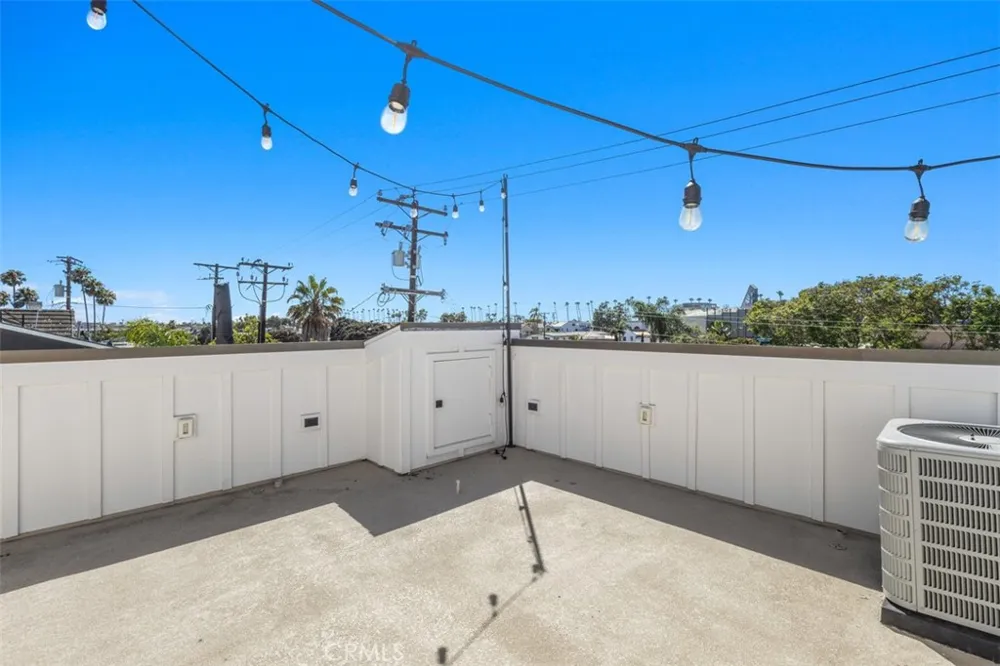 515 Jasmine Avenue Newport Beach, CA 92625