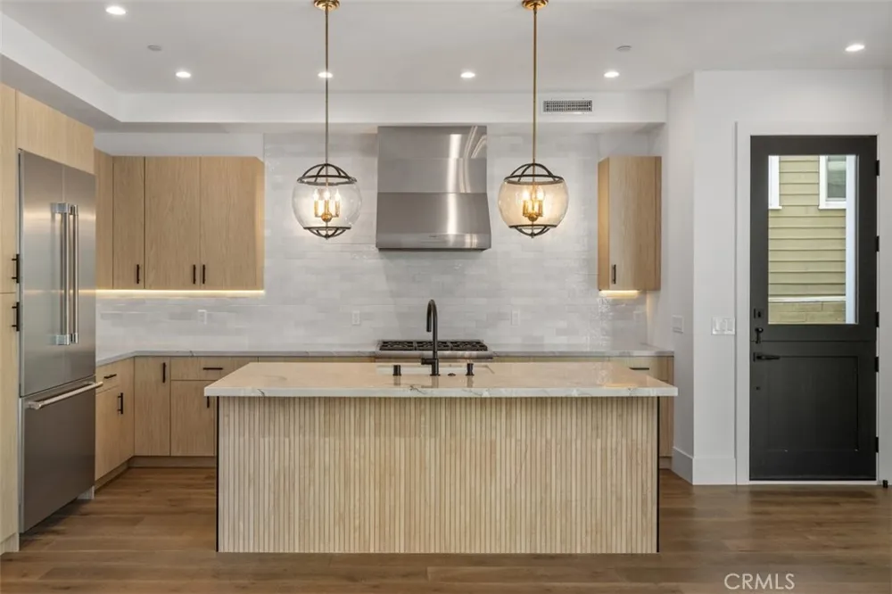 515 Jasmine Avenue Newport Beach, CA 92625