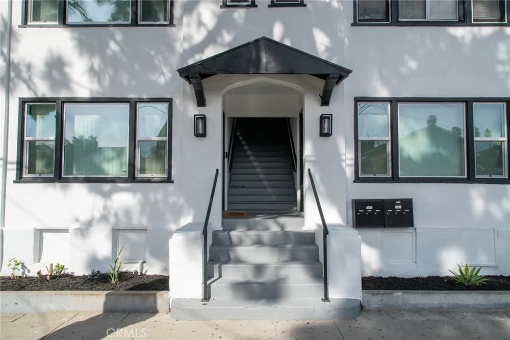 415 W Pine Santa Ana, CA 92701