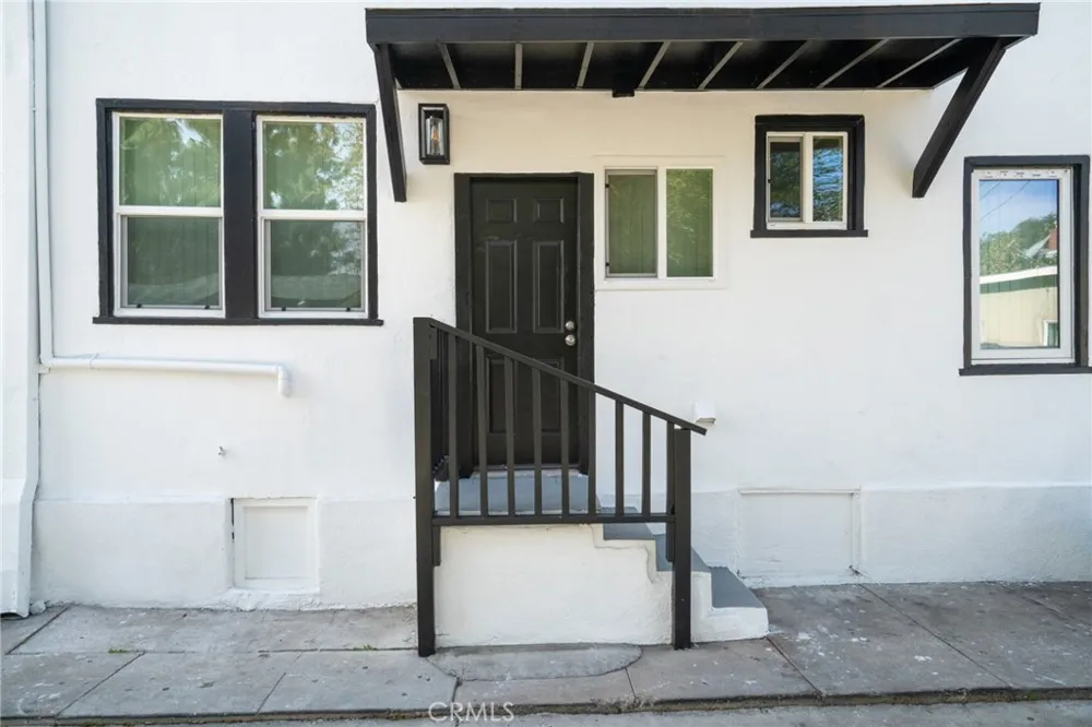 415 W Pine Santa Ana, CA 92701