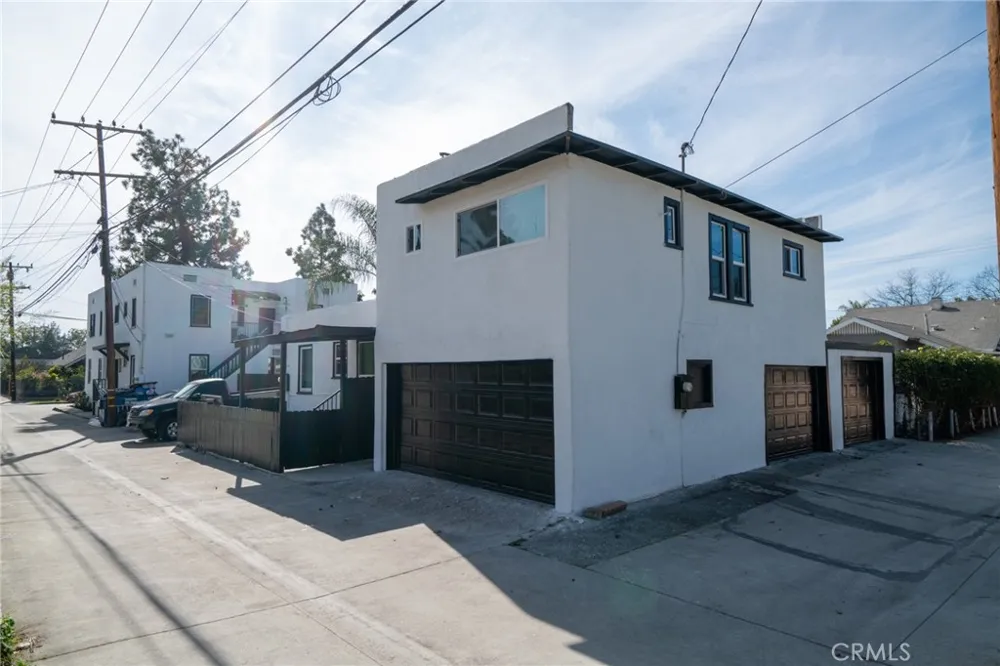 415 W Pine Santa Ana, CA 92701