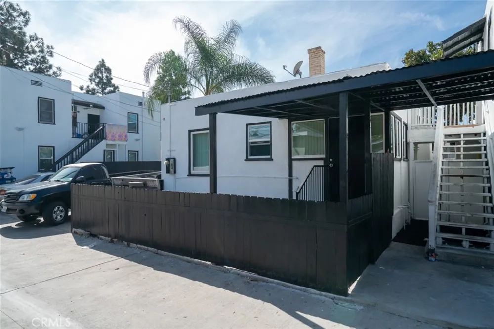 415 W Pine Santa Ana, CA 92701