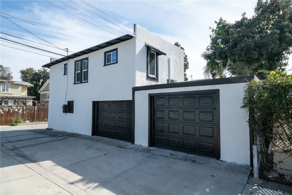 415 W Pine Santa Ana, CA 92701