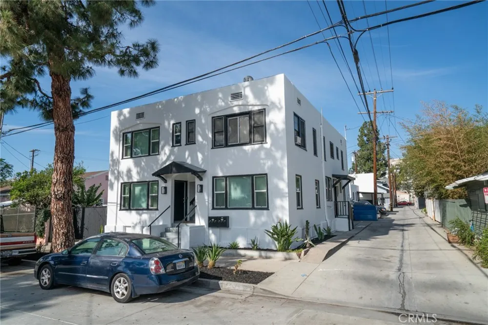 415 W Pine Santa Ana, CA 92701