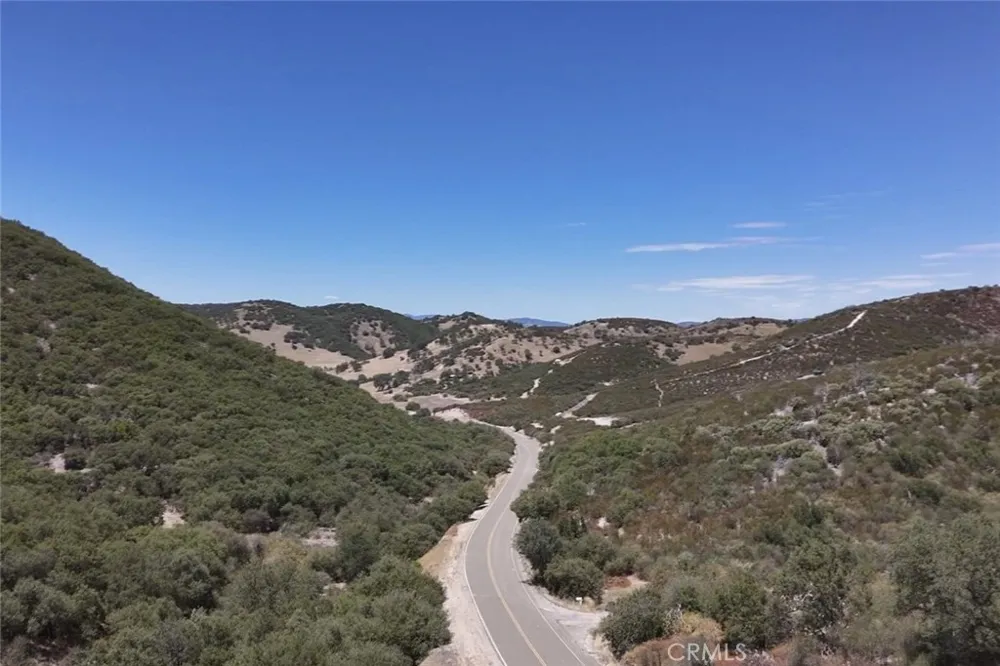 16 Interlake Road Bradley, CA 93426