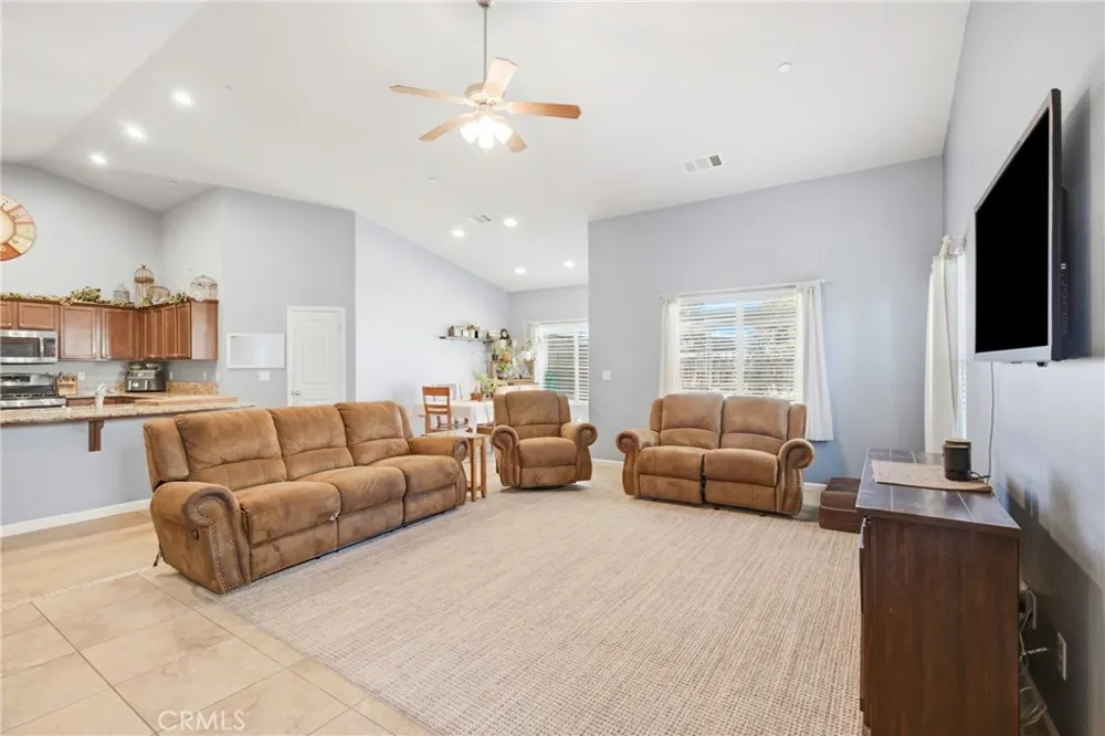 10112 Cranberry Isle Bakersfield, CA 93314