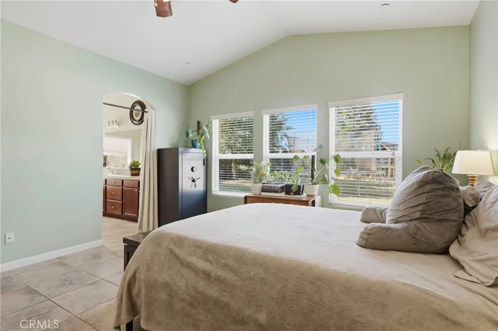 10112 Cranberry Isle Bakersfield, CA 93314