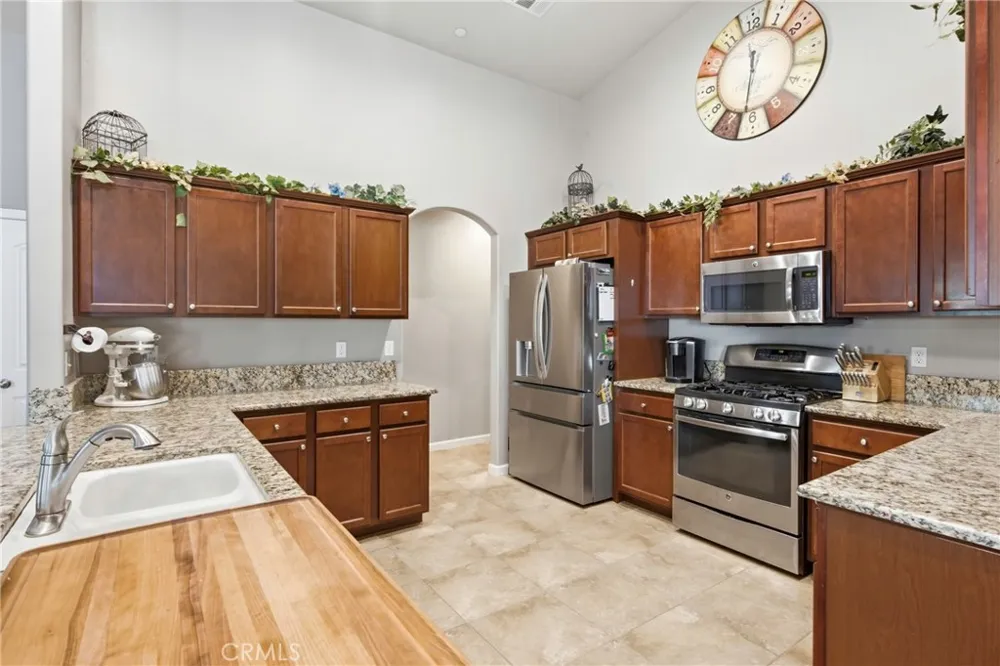 10112 Cranberry Isle Bakersfield, CA 93314