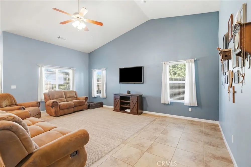 10112 Cranberry Isle Bakersfield, CA 93314