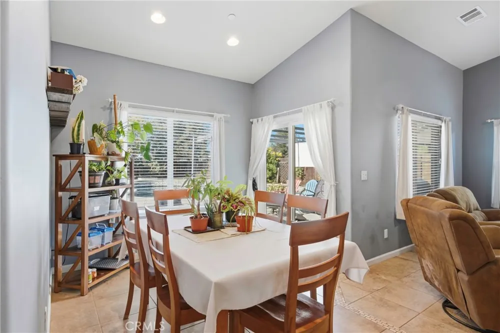 10112 Cranberry Isle Bakersfield, CA 93314