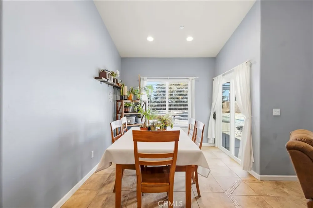 10112 Cranberry Isle Bakersfield, CA 93314