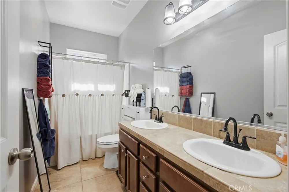 10112 Cranberry Isle Bakersfield, CA 93314