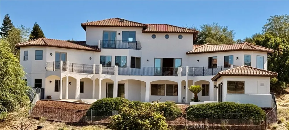 2040 Vista De La Vina Templeton, CA 93465