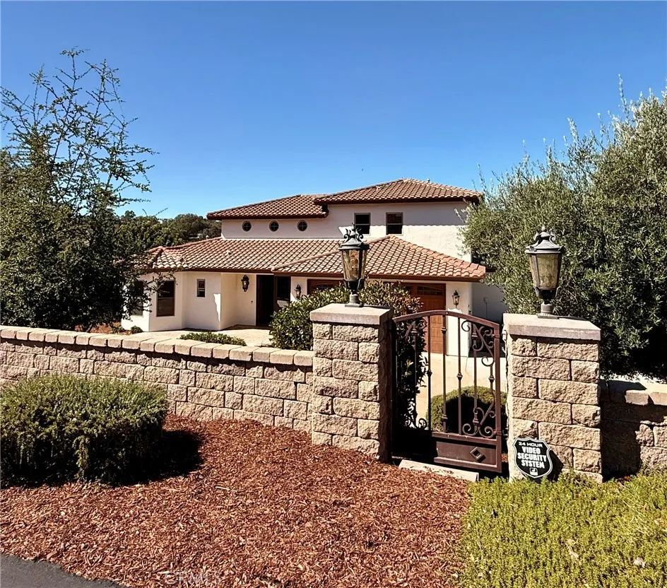2040 Vista De La Vina Templeton, CA 93465