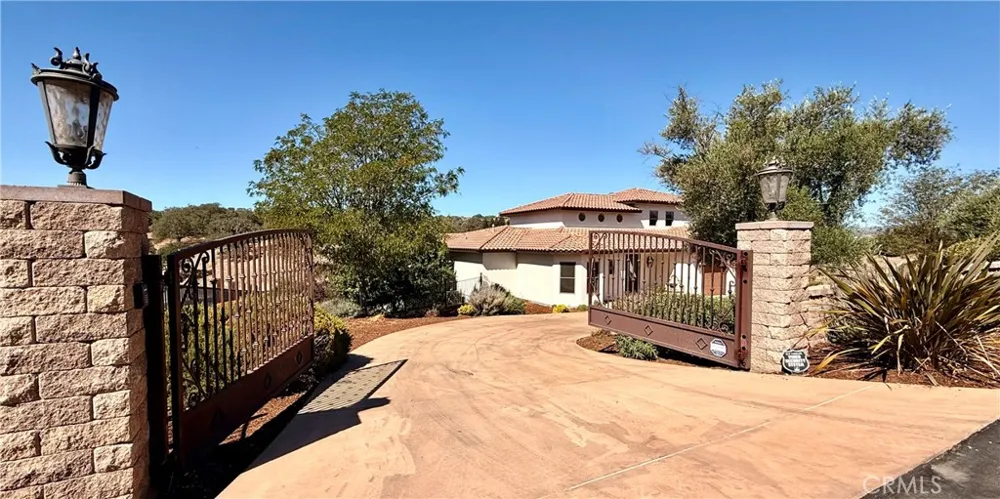 2040 Vista De La Vina Templeton, CA 93465