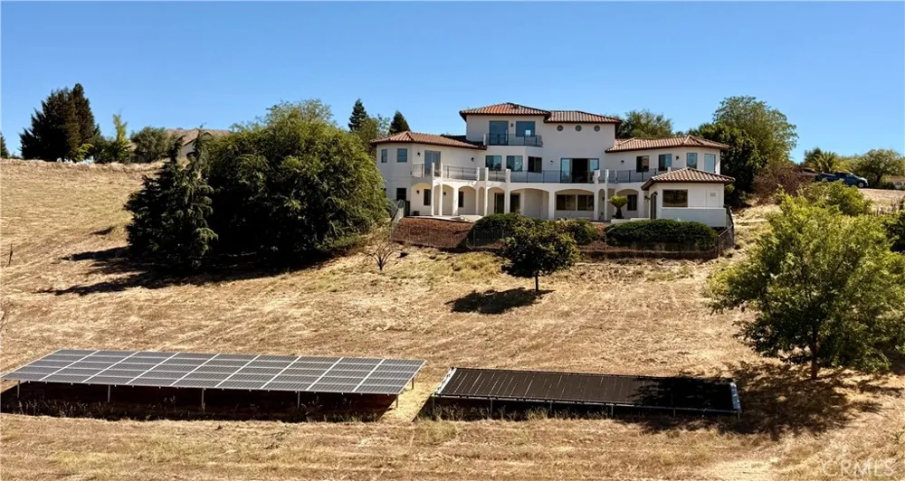 2040 Vista De La Vina Templeton, CA 93465