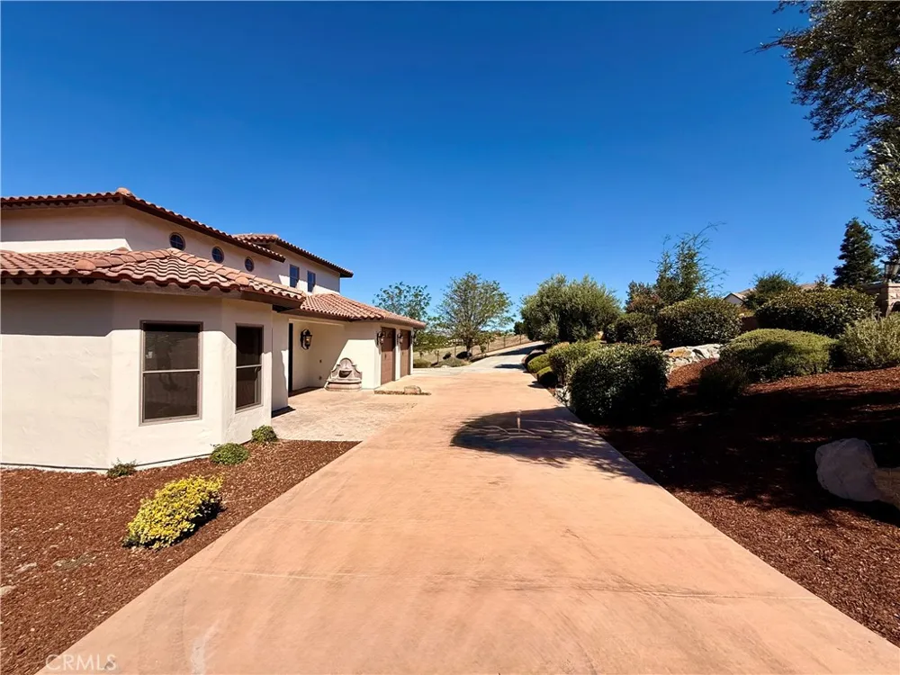 2040 Vista De La Vina Templeton, CA 93465