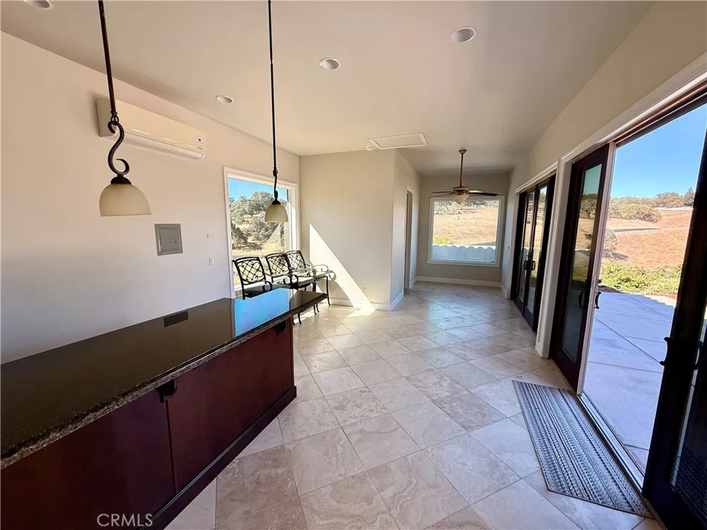 2040 Vista De La Vina Templeton, CA 93465